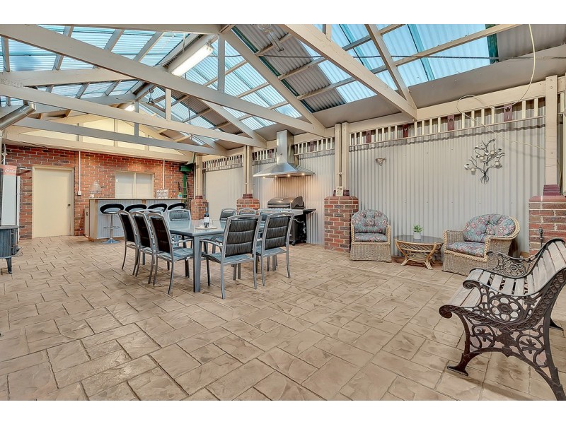 12 Chelmsford Court, Craigieburn VIC 3064