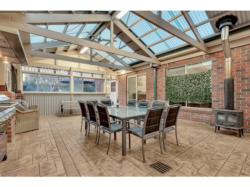 12 Chelmsford Court, Craigieburn VIC 3064