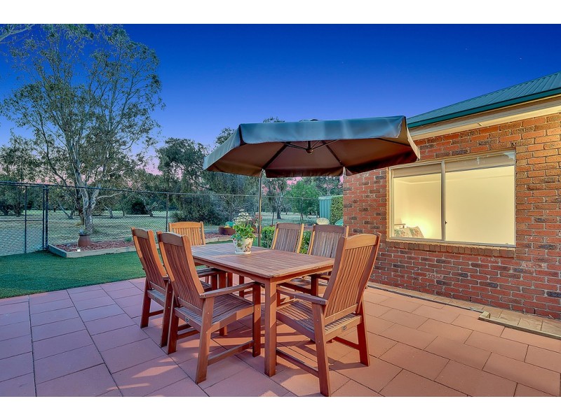 12 Chelmsford Court, Craigieburn VIC 3064