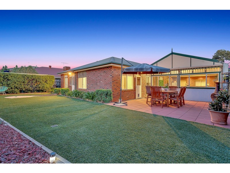 12 Chelmsford Court, Craigieburn VIC 3064