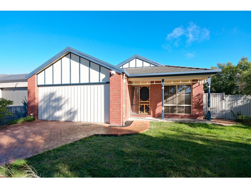 16 Botanic Rise, Craigieburn VIC 3064