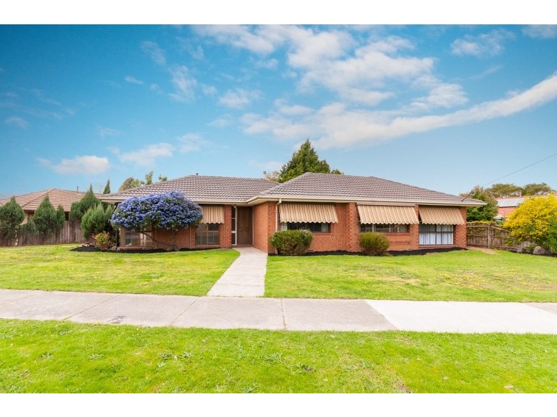 4 Axminster Drive, Craigieburn VIC 3064