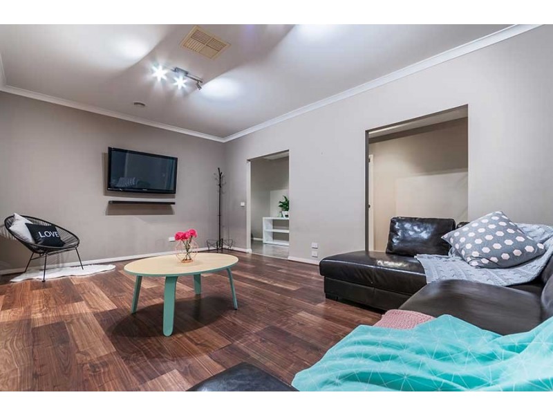 8 Coventry Lane, Craigieburn VIC 3064