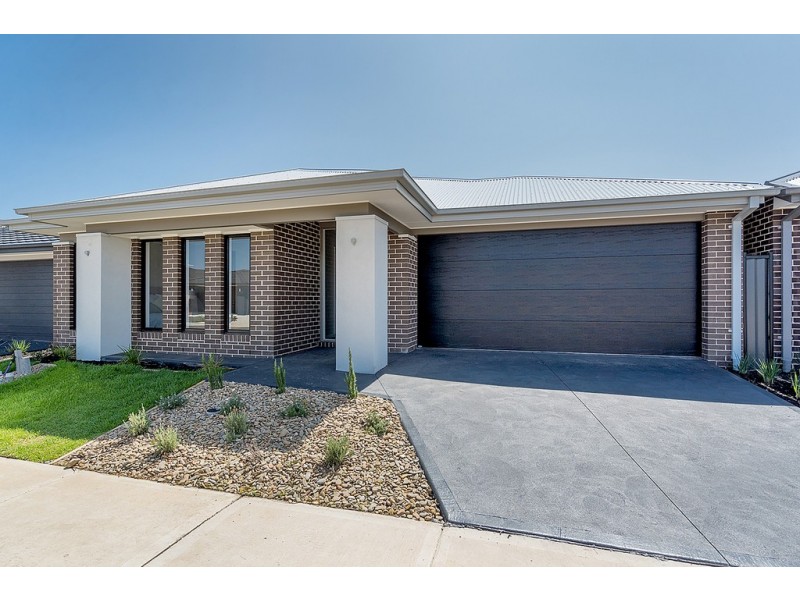 17 Mottlecah Circuit, Craigieburn VIC 3064