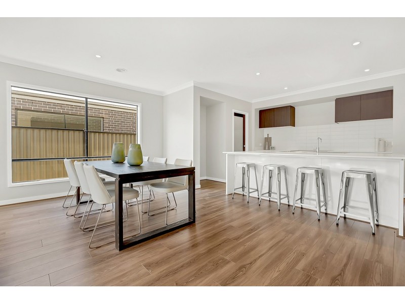 17 Mottlecah Circuit, Craigieburn VIC 3064