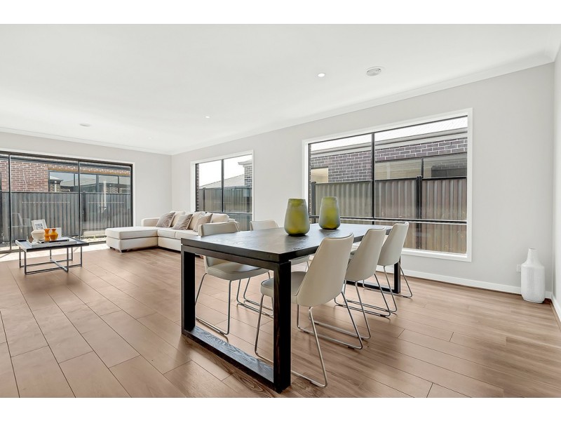 17 Mottlecah Circuit, Craigieburn VIC 3064