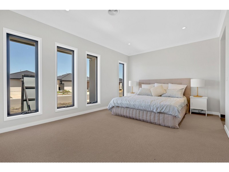 17 Mottlecah Circuit, Craigieburn VIC 3064