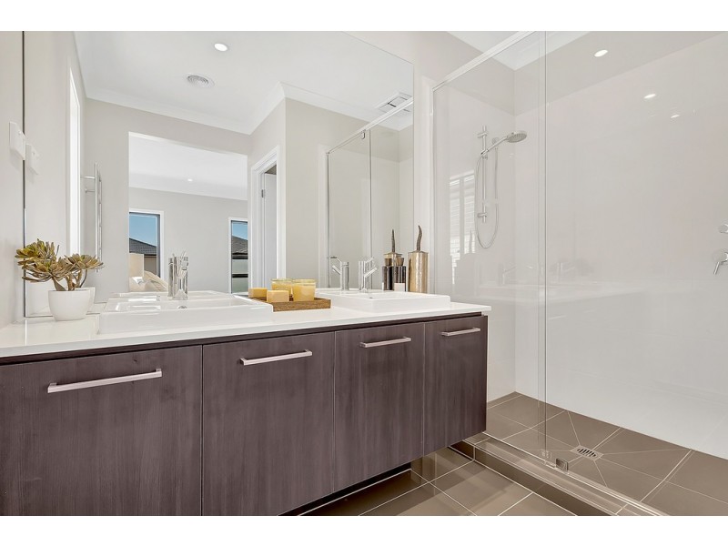 17 Mottlecah Circuit, Craigieburn VIC 3064