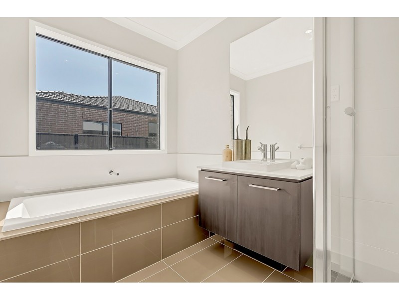 17 Mottlecah Circuit, Craigieburn VIC 3064