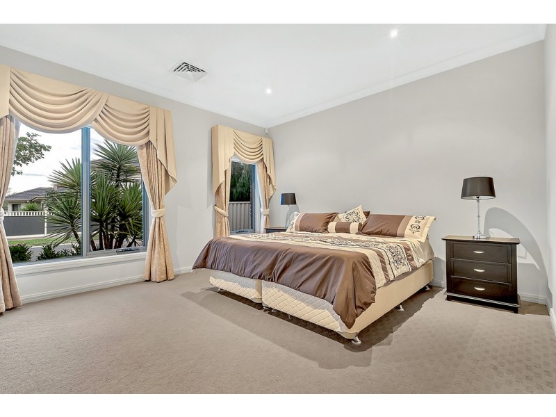 28 St Andrews Drive, Craigieburn VIC 3064