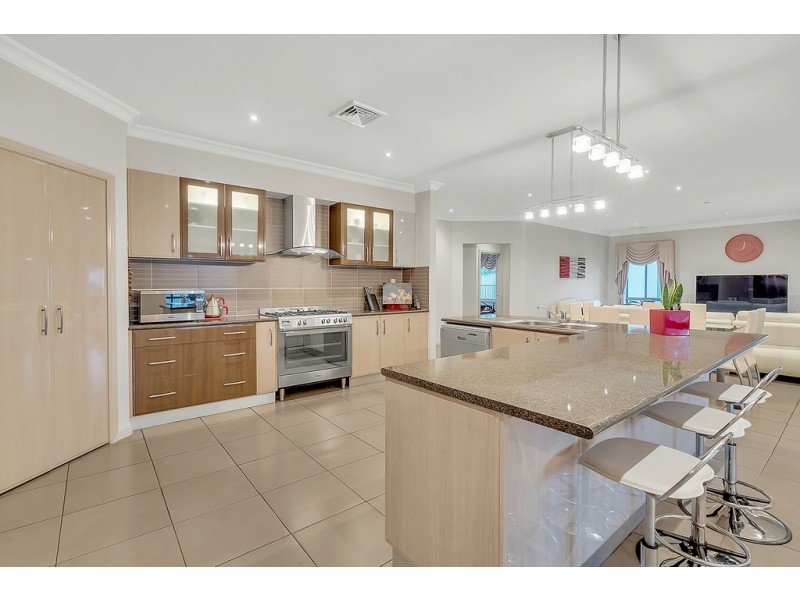 28 St Andrews Drive, Craigieburn VIC 3064