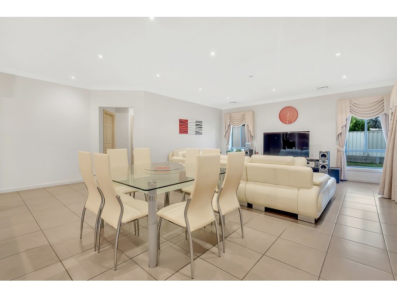 28 St Andrews Drive, Craigieburn VIC 3064