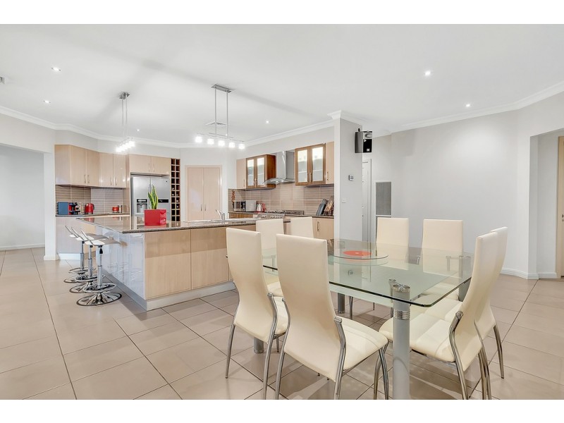 28 St Andrews Drive, Craigieburn VIC 3064
