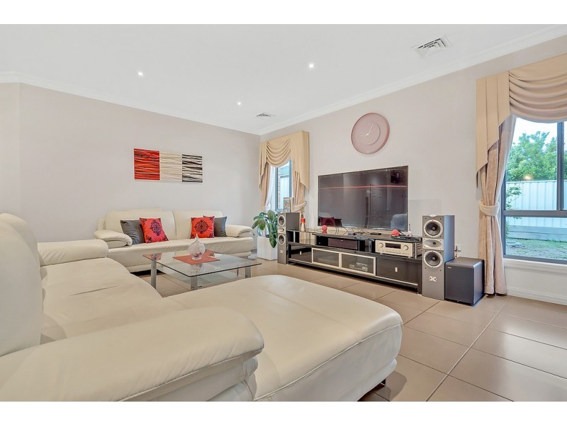 28 St Andrews Drive, Craigieburn VIC 3064