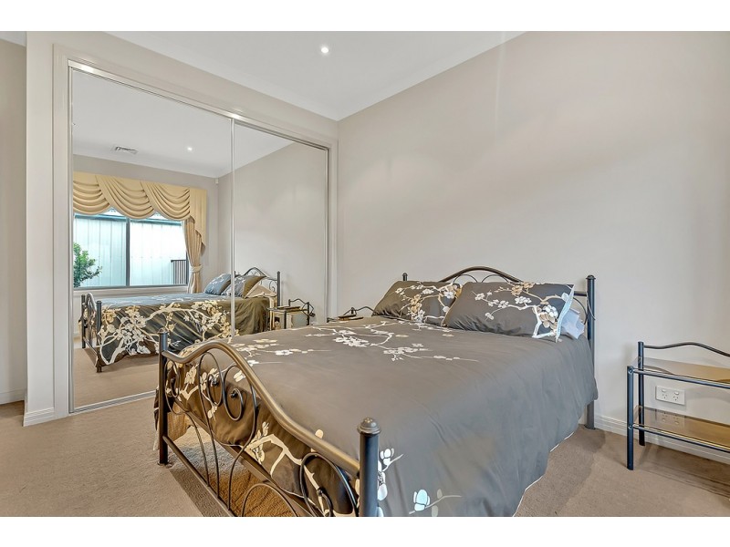 28 St Andrews Drive, Craigieburn VIC 3064