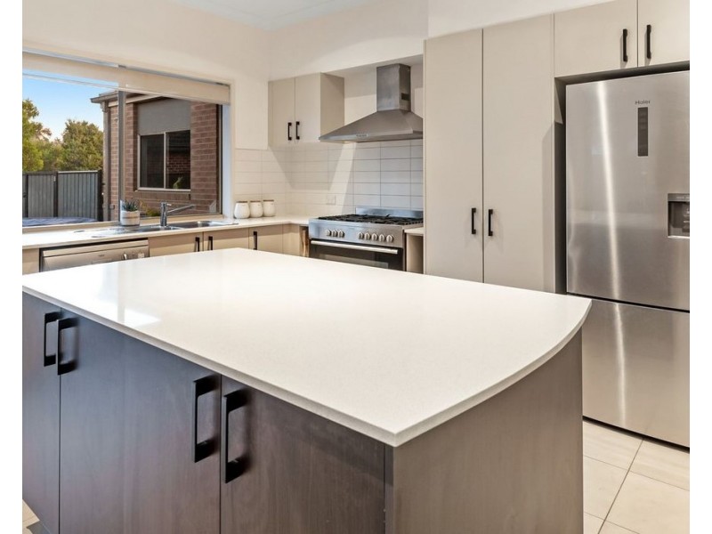 29 Highbury circuit, Craigieburn VIC 3064