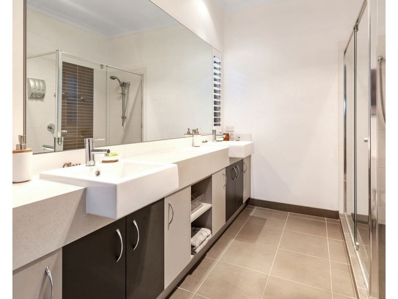 29 Highbury circuit, Craigieburn VIC 3064