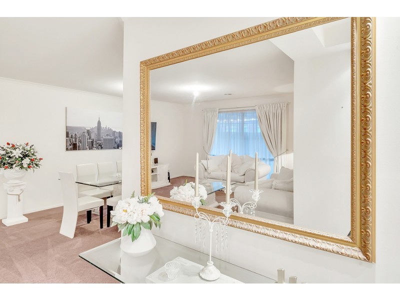 16 Bristol Mews, Craigieburn VIC 3064