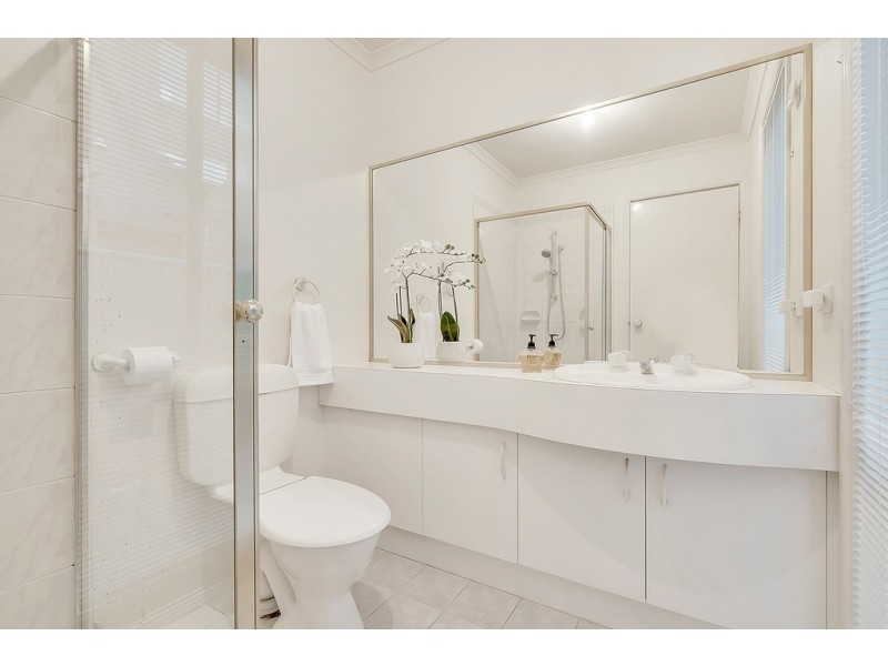 16 Bristol Mews, Craigieburn VIC 3064