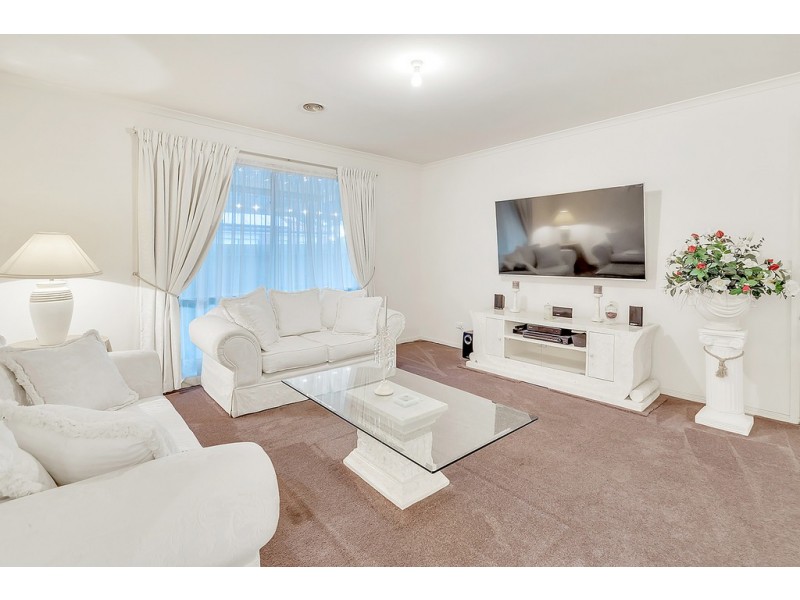 16 Bristol Mews, Craigieburn VIC 3064