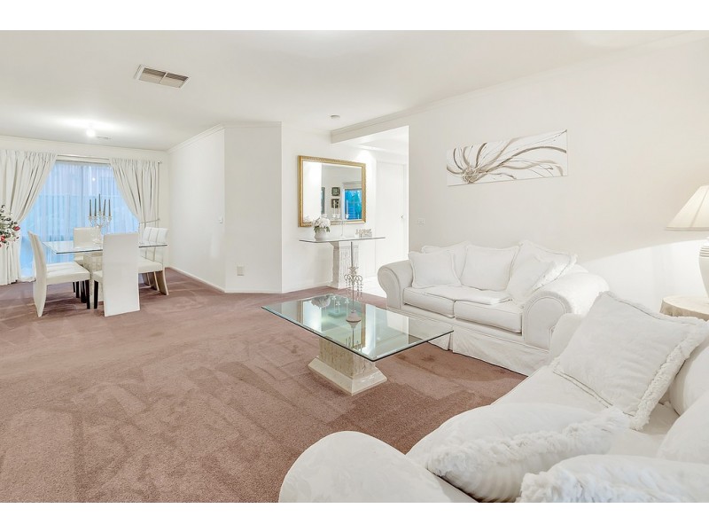 16 Bristol Mews, Craigieburn VIC 3064