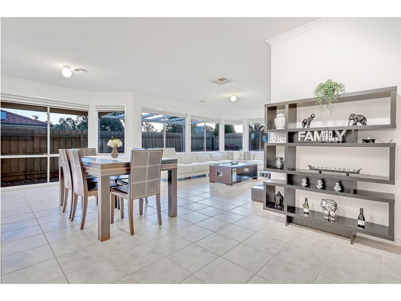 16 Bristol Mews, Craigieburn VIC 3064