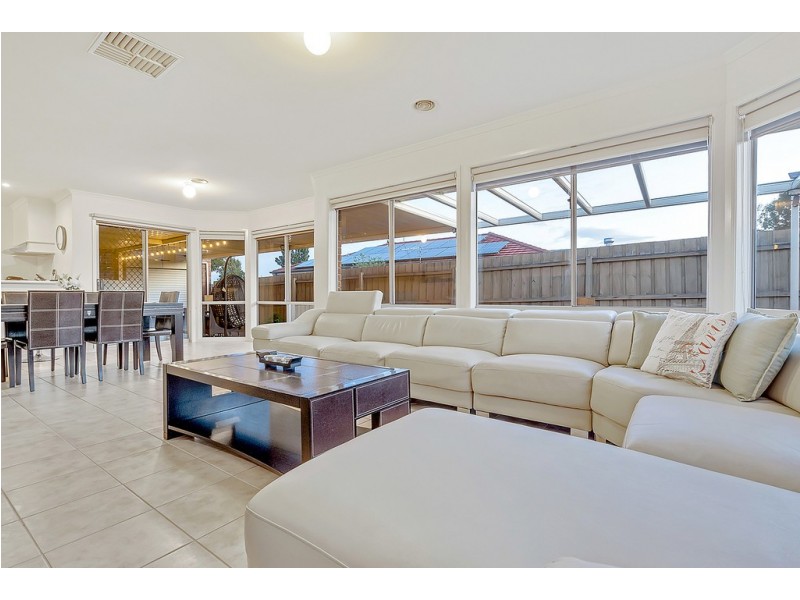 16 Bristol Mews, Craigieburn VIC 3064