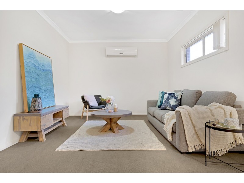 8 Hollows Court, Craigieburn VIC 3064