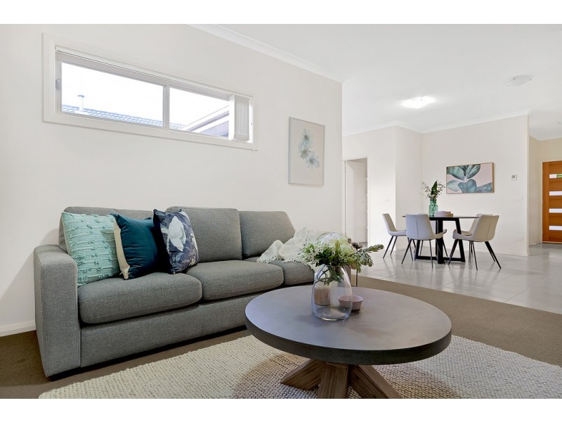 8 Hollows Court, Craigieburn VIC 3064