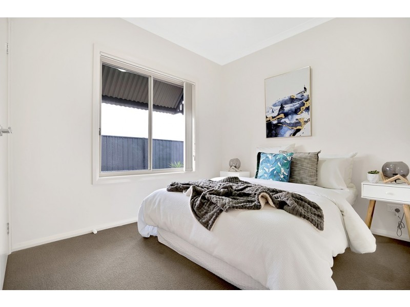 8 Hollows Court, Craigieburn VIC 3064
