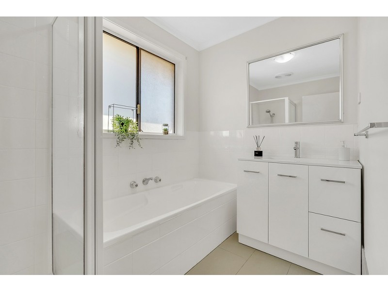 38 Bank Street, Craigieburn VIC 3064
