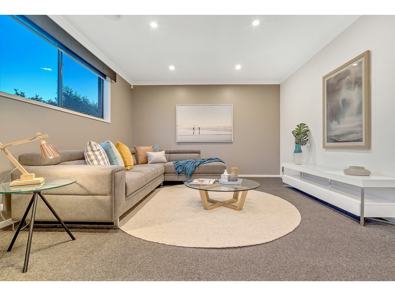 18 Whiteleaf Drive, Mickleham VIC 3064