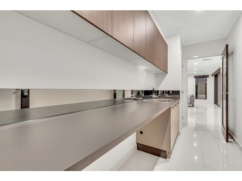 18 Whiteleaf Drive, Mickleham VIC 3064