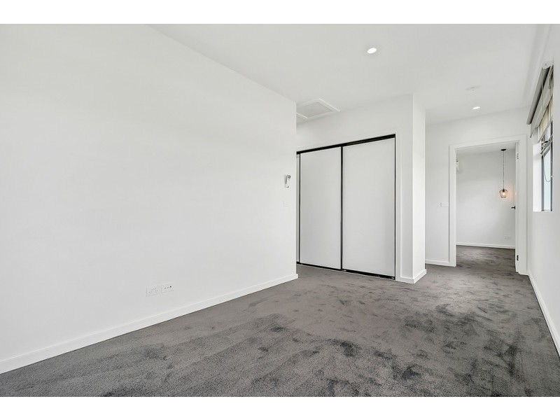 2/44 Glen Street, Glenroy VIC 3046