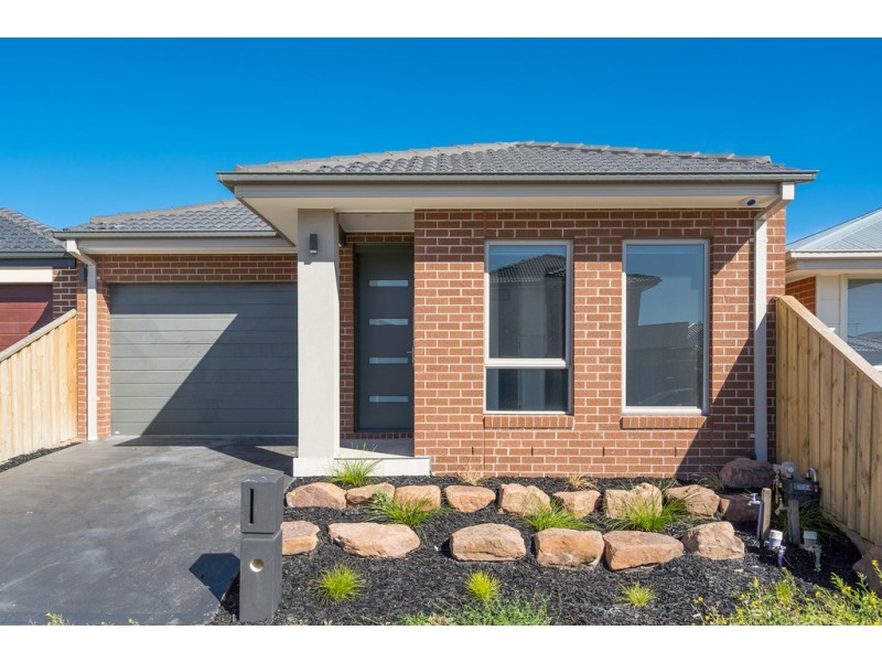 22 Bisham Street, Mickleham VIC 3064