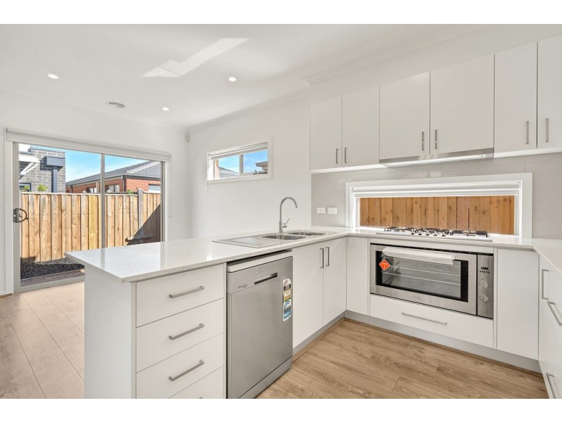22 Bisham Street, Mickleham VIC 3064