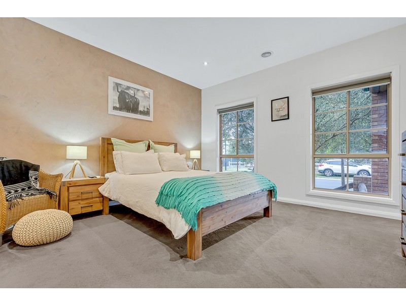 5 Creekwood Drive, Craigieburn VIC 3064