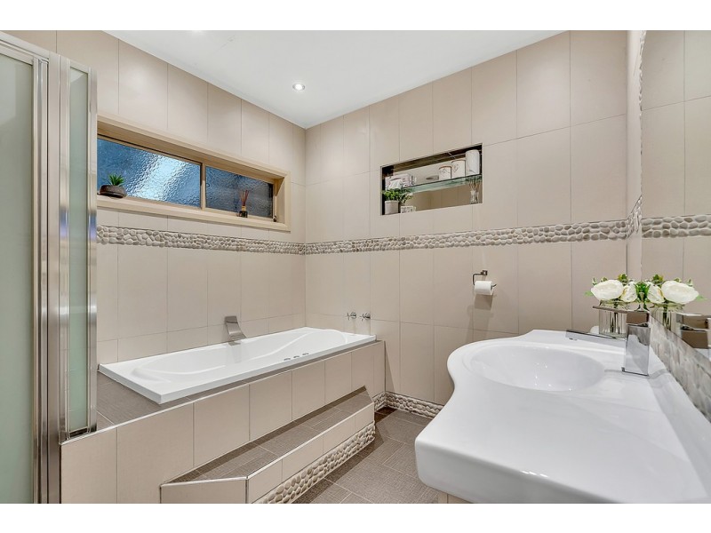 5 Creekwood Drive, Craigieburn VIC 3064