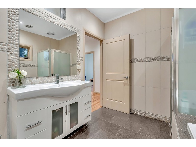 5 Creekwood Drive, Craigieburn VIC 3064