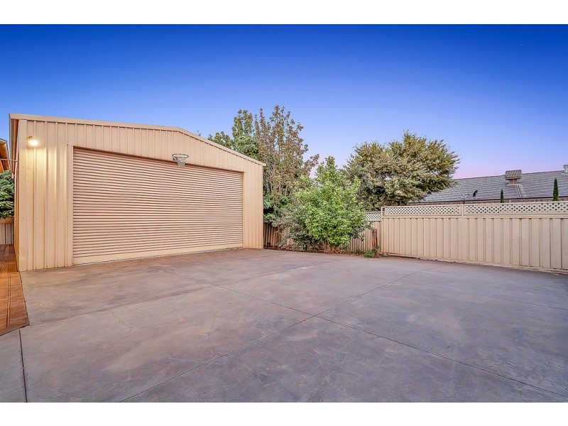 5 Creekwood Drive, Craigieburn VIC 3064