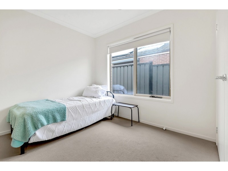 8 Kensley Circuit, Craigieburn VIC 3064