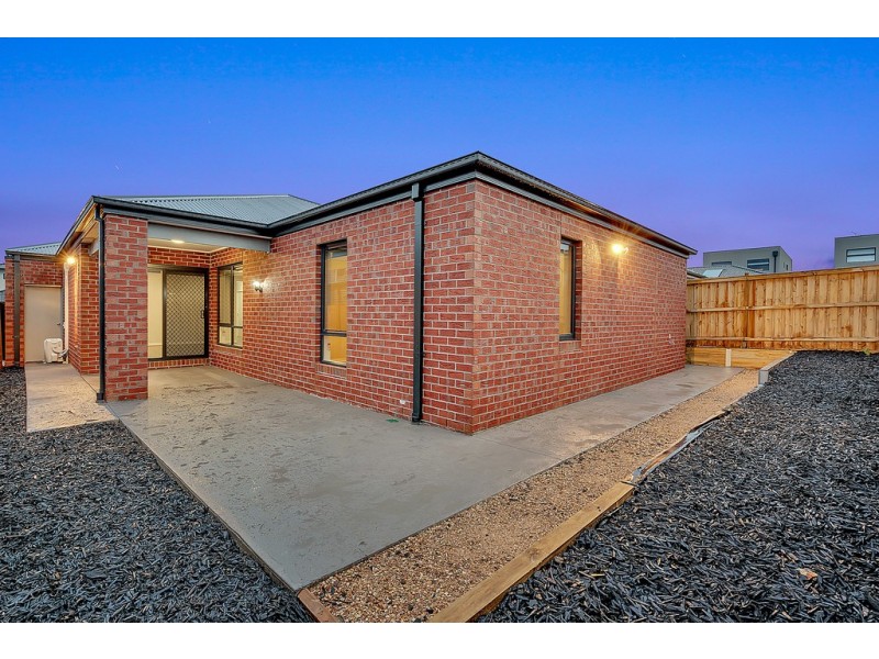 18 Alfred Road, Mickleham VIC 3064