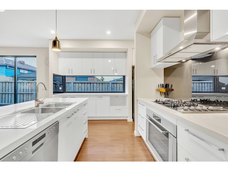 51 St Georges Boulevard, Mickleham VIC 3064