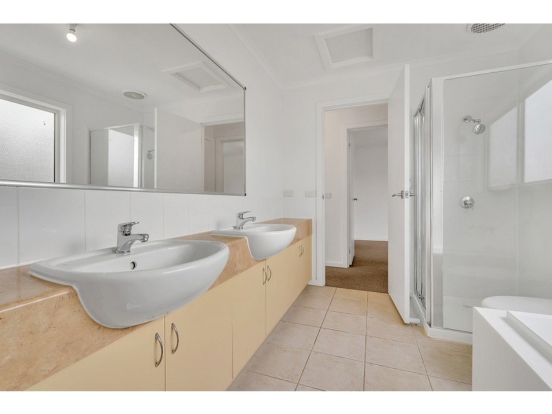 7/32 Papworth Place, Meadow Heights VIC 3048