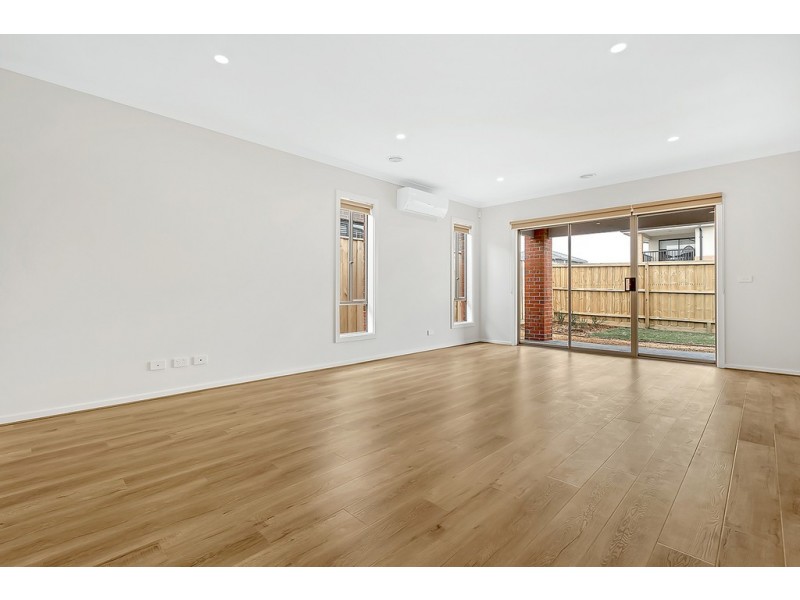 14 Fadaro Street, Kalkallo VIC 3064