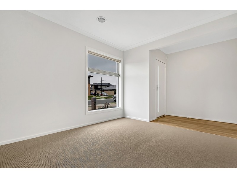 14 Fadaro Street, Kalkallo VIC 3064