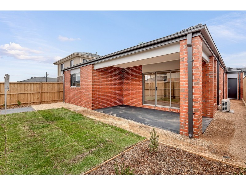 14 Fadaro Street, Kalkallo VIC 3064