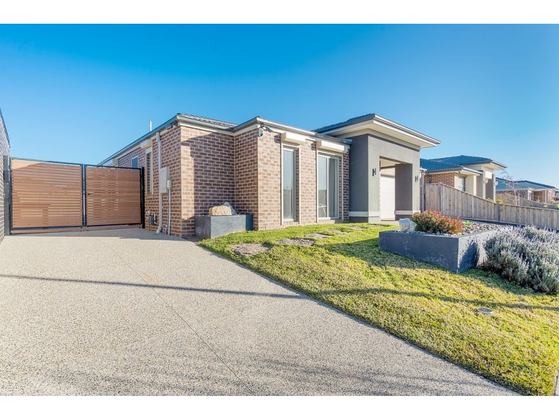 14 Bedgebury Street, Mickleham VIC 3064