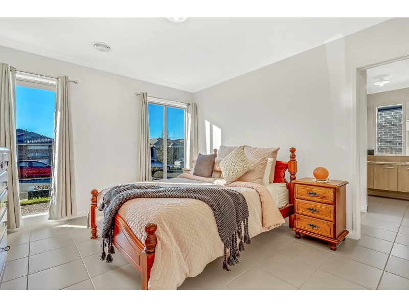 14 Bedgebury Street, Mickleham VIC 3064