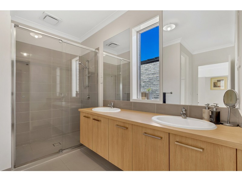 14 Bedgebury Street, Mickleham VIC 3064